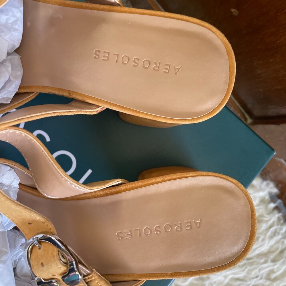New in Box Aerosoles Women's Cosmic Tan Suede Platform Heeled Sandal- Size 10.5 - Picture 4 of 5